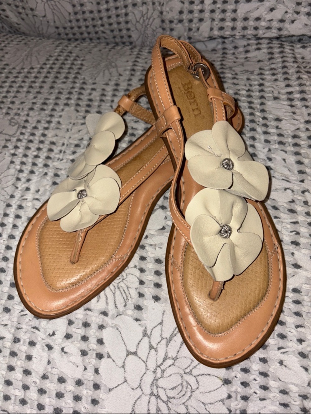 Born size 9 Beige Flower T-Strap Sandals for Women